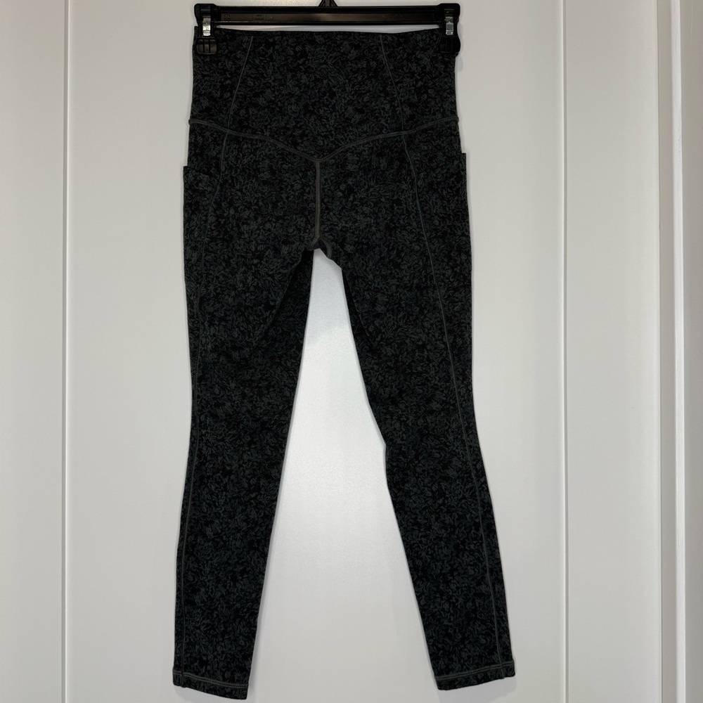 Athleta Salutation Stash Pocket II 7/8 Tight - Picture 3 of 11